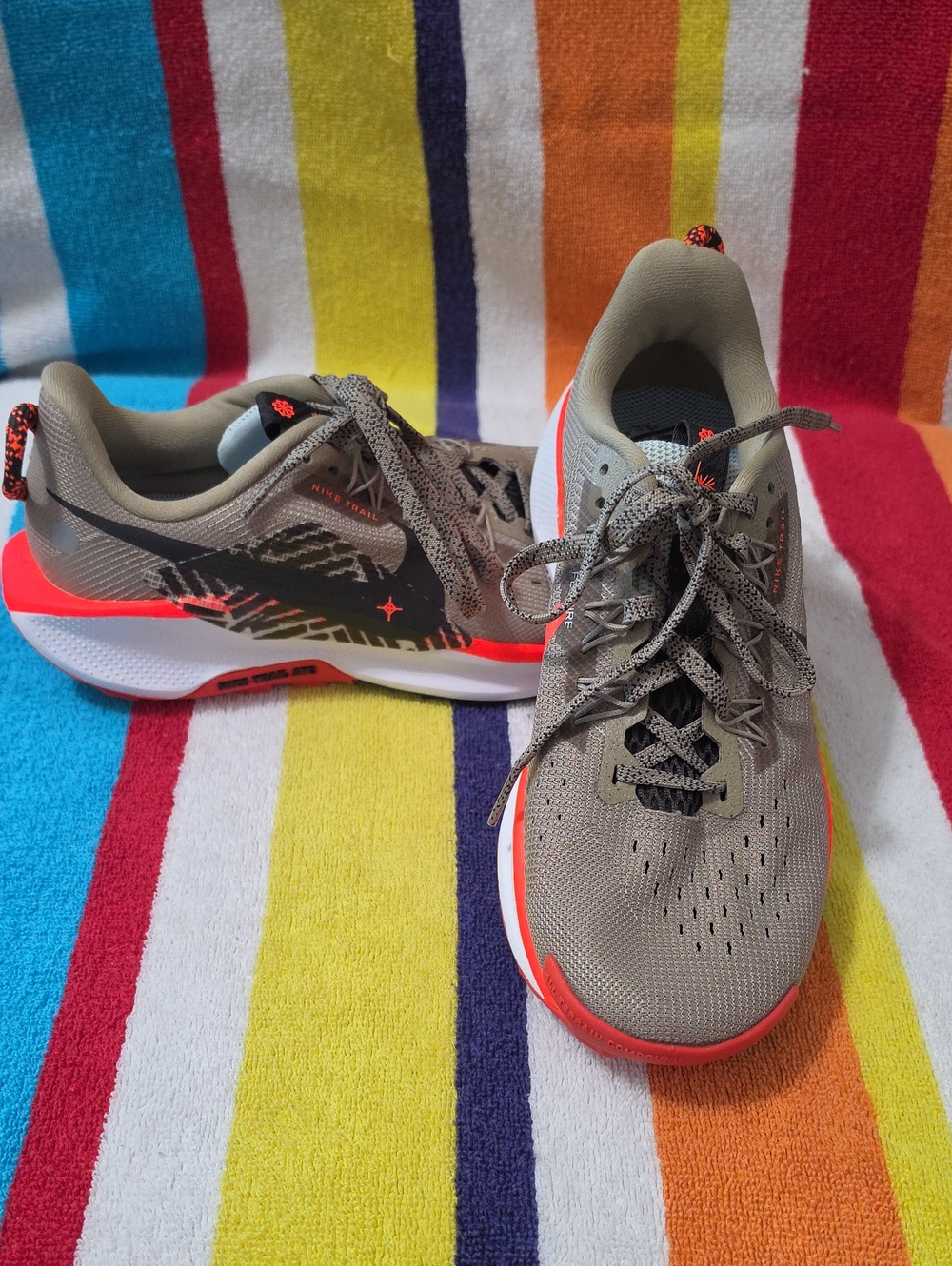 Nike Pegasus Trail 5 Women's Running Shoes (DV3865-201) Size 6.5. NWOT/NWOB